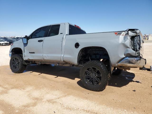 5TFUW5F18KX782541 - 2019 TOYOTA TUNDRA DOUBLE CAB SR/SR5 SILVER photo 2