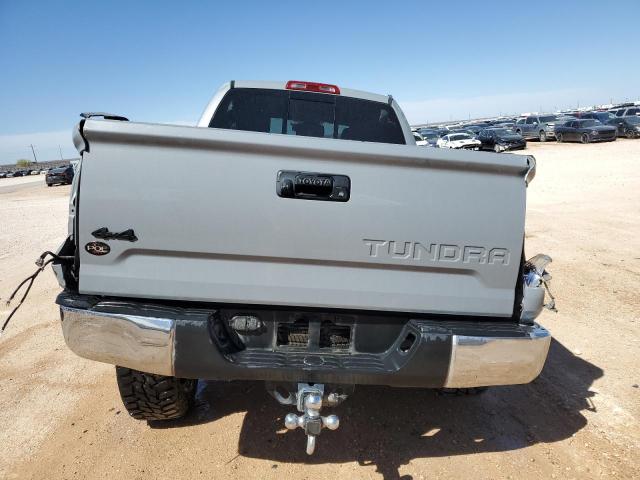 5TFUW5F18KX782541 - 2019 TOYOTA TUNDRA DOUBLE CAB SR/SR5 SILVER photo 6