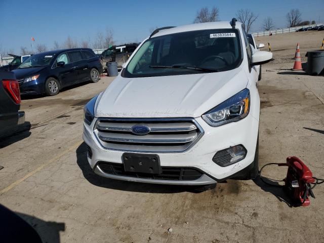 1FMCU9HD4JUA33649 - 2018 FORD ESCAPE SEL WHITE photo 5