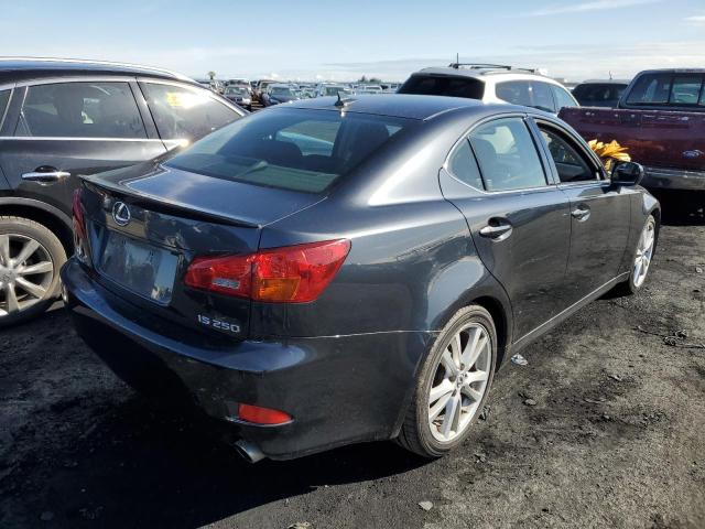 JTHBK262372029304 - 2007 LEXUS IS 250 GRAY photo 3