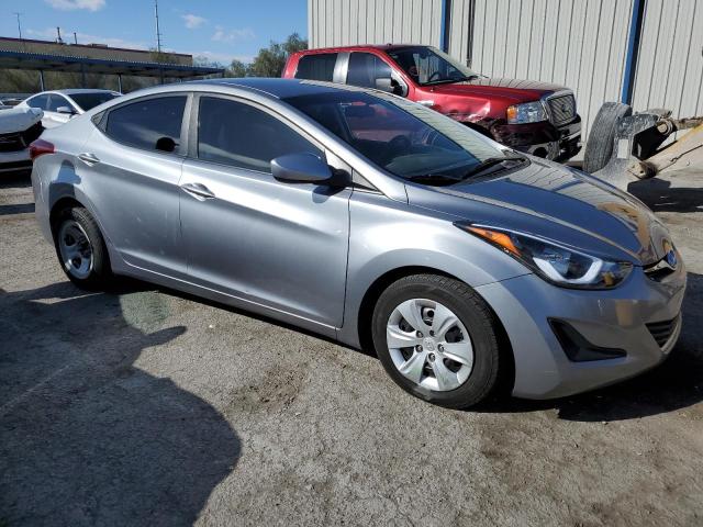 5NPDH4AE8GH703029 - 2016 HYUNDAI ELANTRA SE SILVER photo 4