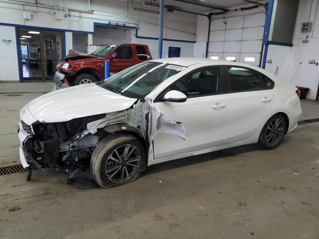 3KPF24AD4NE475243 - 2022 KIA FORTE FE WHITE photo 1