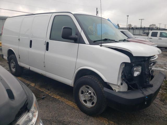 1GCWGFBA9B1167260 - 2011 CHEVROLET EXPRESS G2 WHITE photo 4