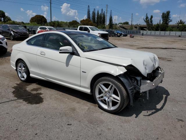 WDDGJ4HB1CF788397 - 2012 MERCEDES-BENZ C 250 WHITE photo 4