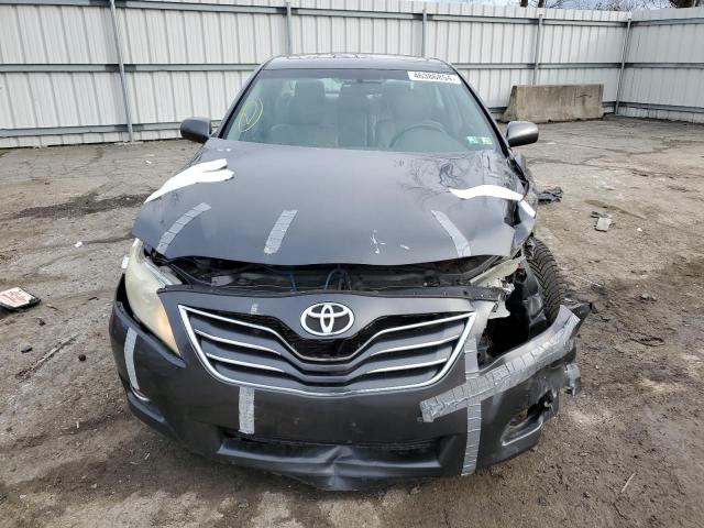 4T1BK3EK3BU617429 - 2011 TOYOTA CAMRY SE GRAY photo 5