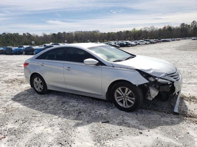 5NPEB4AC7DH724924 - 2013 HYUNDAI SONATA GLS SILVER photo 4