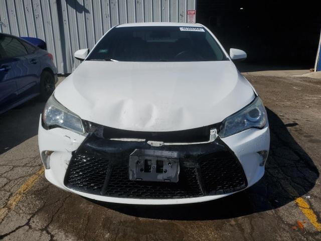 4T4BF1FKXFR476670 - 2015 TOYOTA CAMRY LE WHITE photo 5