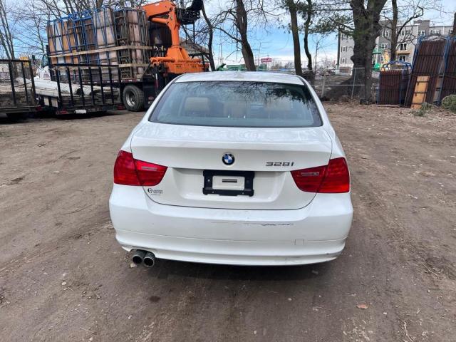 WBAPK5C52BA811189 - 2011 BMW 328 XI SULEV WHITE photo 5