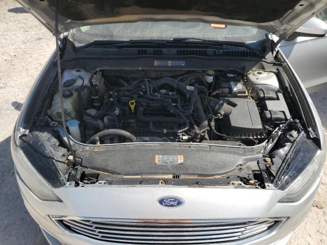 3FA6P0HD3JR255598 - 2018 FORD FUSION SE SILVER photo 11