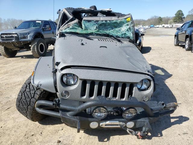 1C4GJWAG4FL588602 - 2015 JEEP WRANGLER SPORT GRAY photo 5