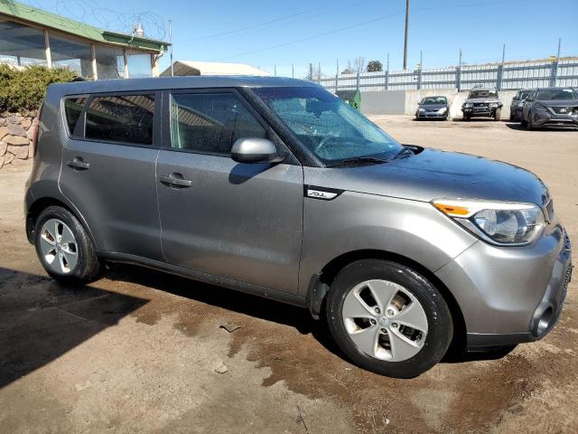 KNDJN2A28F7231617 - 2015 KIA SOUL GRAY photo 4