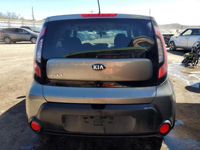 KNDJN2A28F7231617 - 2015 KIA SOUL GRAY photo 6