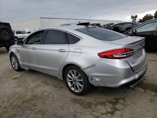 3FA6P0SU0JR110348 - 2018 FORD FUSION TITANIUM/PLATINUM PHEV GRAY photo 2