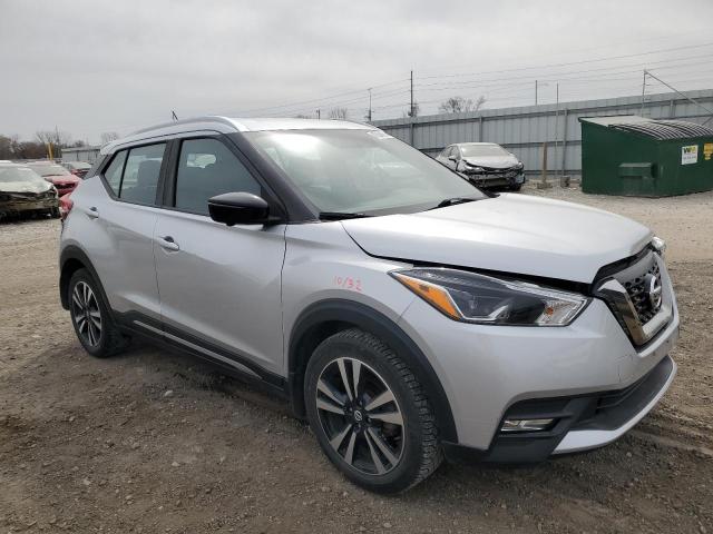 3N1CP5CU8JL510432 - 2018 NISSAN KICKS S GRAY photo 4