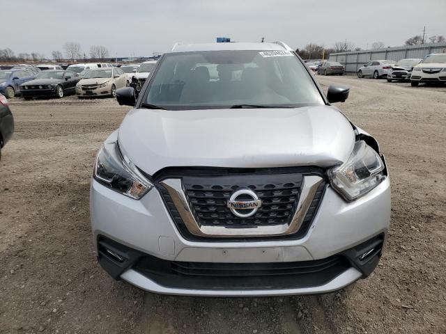 3N1CP5CU8JL510432 - 2018 NISSAN KICKS S GRAY photo 5