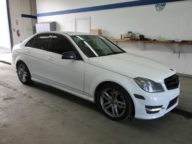 WDDGF8AB2EA932042 - 2014 MERCEDES-BENZ C 300 4MATIC WHITE photo 4