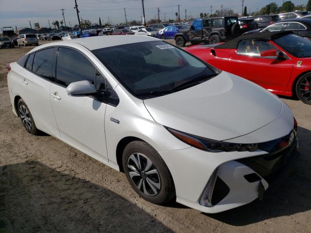 JTDKARFP1K3112953 - 2019 TOYOTA PRIUS PRIM WHITE photo 4