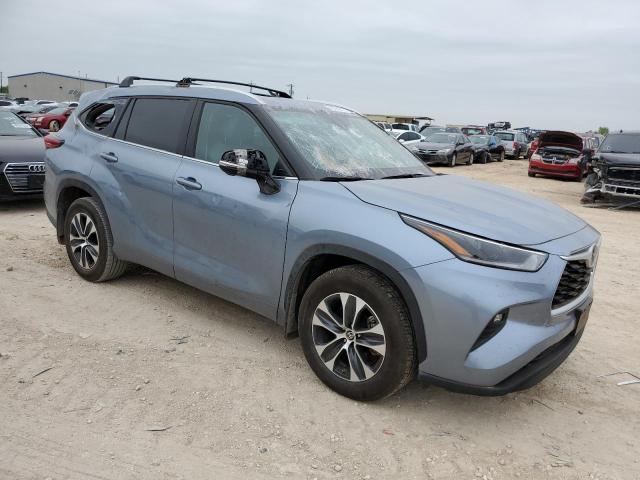 5TDGZRAH4MS088972 - 2021 TOYOTA HIGHLANDER XLE BLUE photo 4