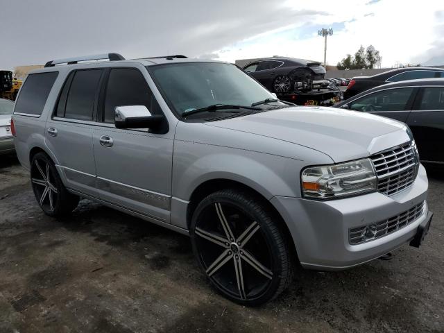 5LMJJ2H52DEL05594 - 2013 LINCOLN NAVIGATOR 银色 照片 4