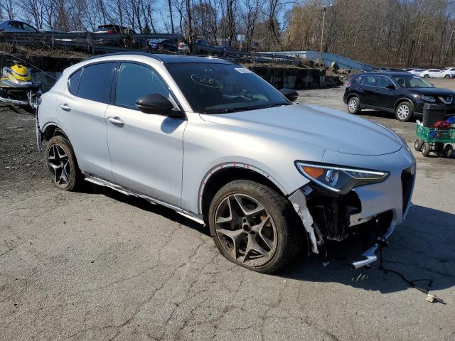 ZASPAKBN0L7C94339 - 2020 ALFA ROMEO STELVIO TI WHITE photo 4