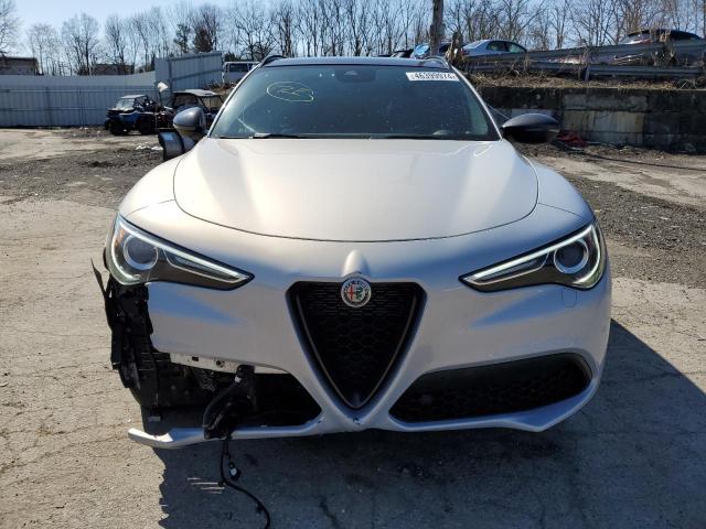 ZASPAKBN0L7C94339 - 2020 ALFA ROMEO STELVIO TI WHITE photo 5