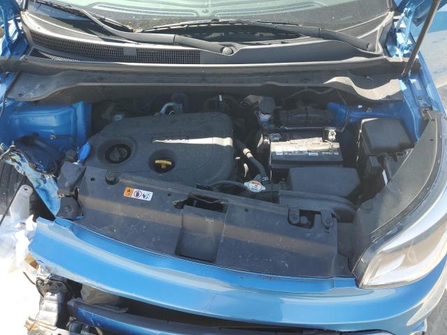 KNDJP3A56J7586840 - 2018 KIA SOUL + BLUE photo 11