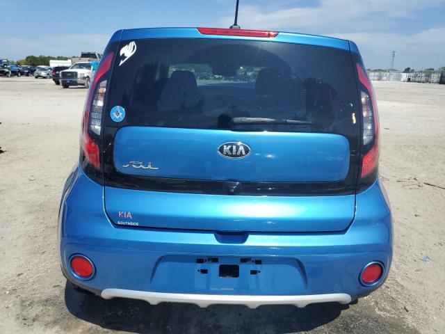 KNDJP3A56J7586840 - 2018 KIA SOUL + BLUE photo 6