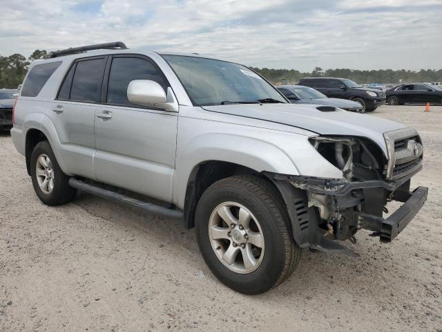 JTEZU14R868044022 - 2006 TOYOTA 4RUNNER SR5 SILVER photo 4