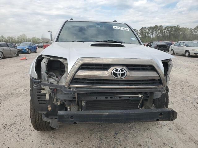 JTEZU14R868044022 - 2006 TOYOTA 4RUNNER SR5 SILVER photo 5