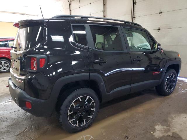 ZACNJDC15PPP57413 - 2023 JEEP RENEGADE TRAILHAWK BLACK photo 3