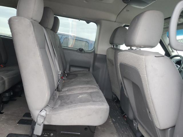 5BZAF0AAXHN851845 - 2017 NISSAN NV 3500 S SILVER photo 11