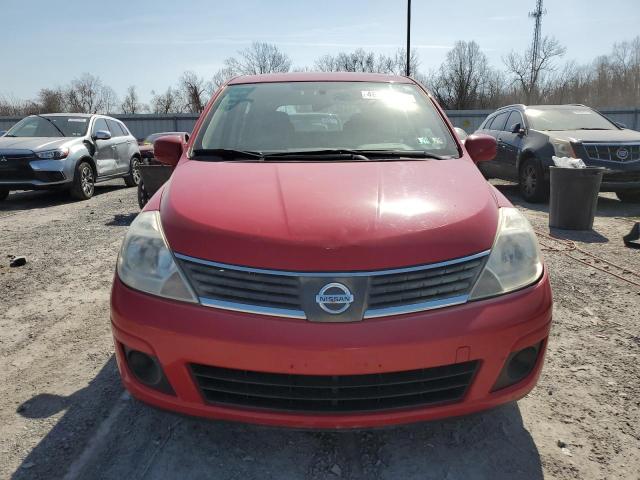 3N1BC13E48L365540 - 2008 NISSAN VERSA S RED photo 5