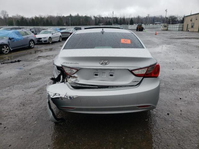 5NPEC4ACXDH618304 - 2013 HYUNDAI SONATA SE SILVER photo 6