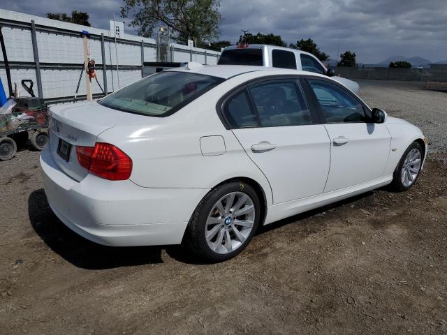 WBAPH5C50BA447983 - 2011 BMW 328 I SULEV WHITE photo 3