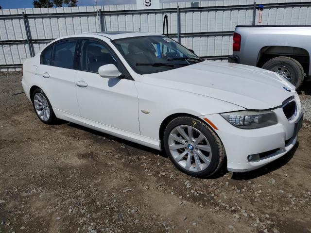 WBAPH5C50BA447983 - 2011 BMW 328 I SULEV WHITE photo 4