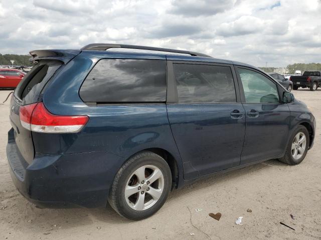 5TDKK3DC3BS095064 - 2011 TOYOTA SIENNA LE BLUE photo 3