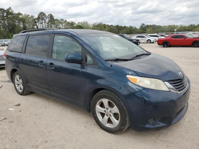 5TDKK3DC3BS095064 - 2011 TOYOTA SIENNA LE BLUE photo 4