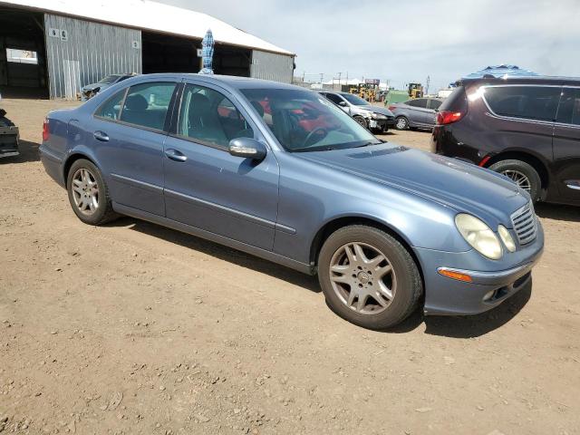 WDBUF65J74A402424 - 2004 MERCEDES-BENZ E 320 BLUE photo 4