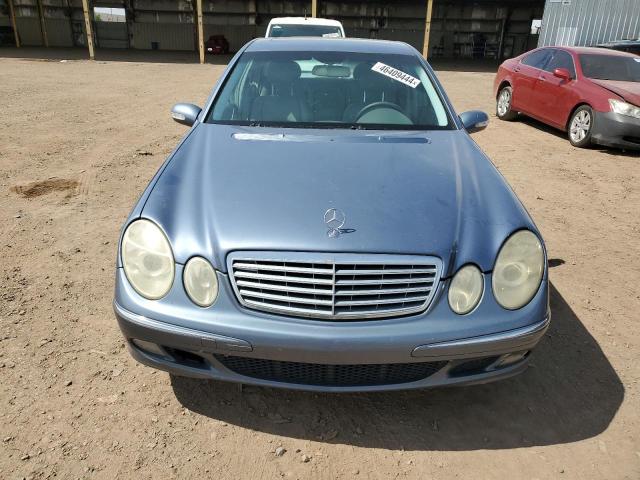 WDBUF65J74A402424 - 2004 MERCEDES-BENZ E 320 BLUE photo 5