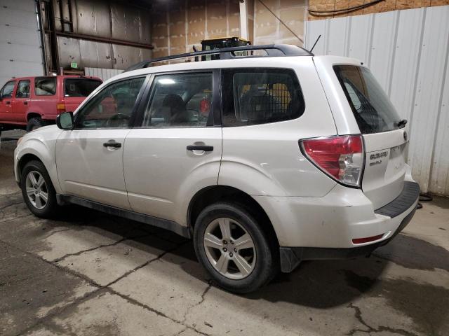 JF2SHABC9DH401716 - 2013 SUBARU FORESTER 2.5X WHITE photo 2