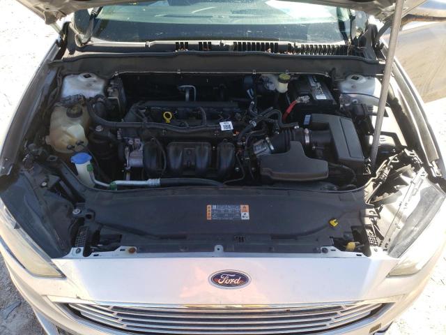 3FA6P0H70HR224636 - 2017 FORD FUSION SE SILVER photo 11