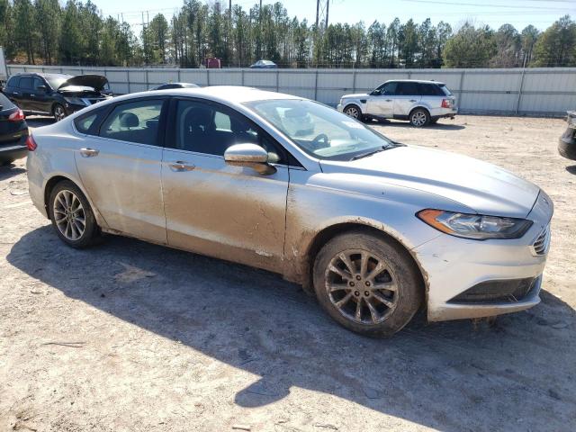 3FA6P0H70HR224636 - 2017 FORD FUSION SE SILVER photo 4