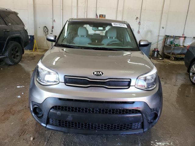 KNDJN2A21H7412500 - 2017 KIA SOUL GRAY photo 5