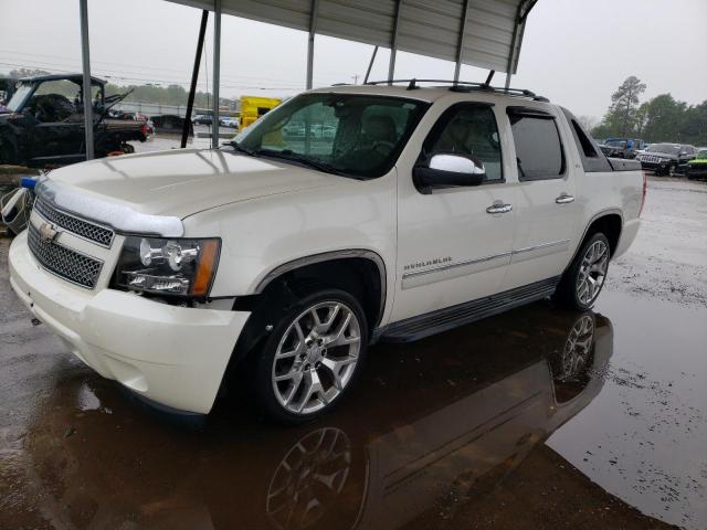 3GNTKGE3XBG156684 - 2011 CHEVROLET AVALANCHE LTZ WHITE photo 1