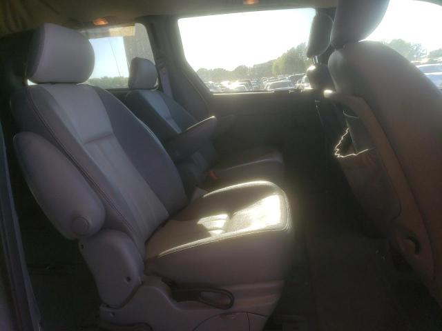 2C4GP54LX4R538678 - 2004 CHRYSLER TOWN & COU TOURING 银色 照片 10