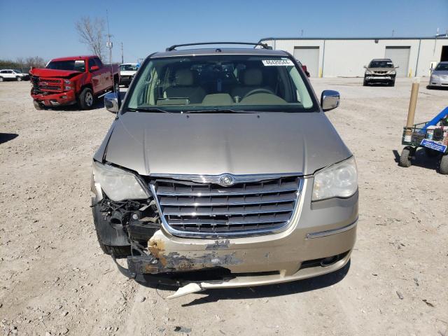 2A8HR64X88R713421 - 2008 CHRYSLER TOWN & COU LIMITED BEIGE photo 5