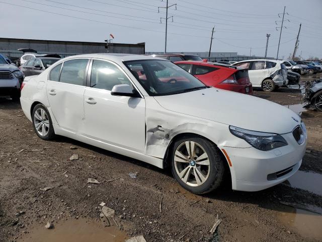 WBANV1C50AC389269 - 2010 BMW 528 XI WHITE photo 4