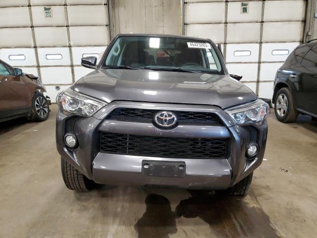 JTEBU5JR0J5545767 - 2018 TOYOTA 4RUNNER SR5/SR5 PREMIUM 灰色 照片 5