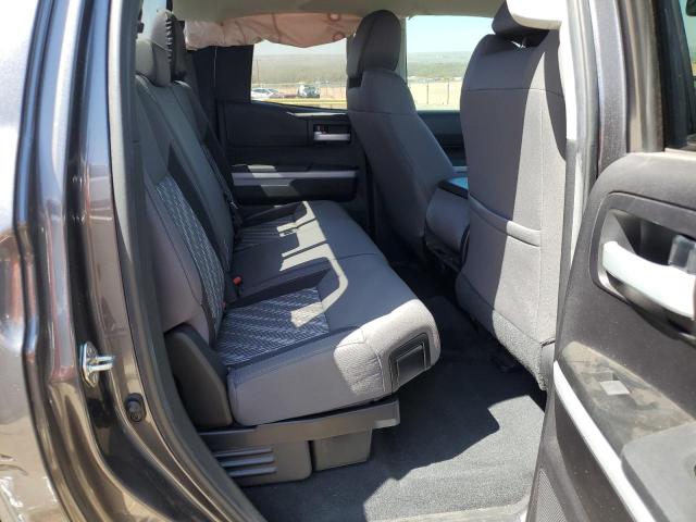 5TFUY5F18LX920686 - 2020 TOYOTA TUNDRA DOUBLE CAB SR/SR5 GRAY photo 10