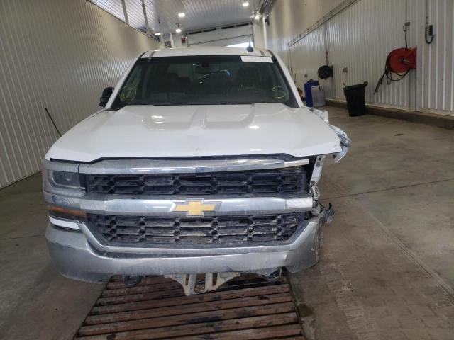 3GCUKNEC2JG378653 - 2018 CHEVROLET SILVERADO K1500 WHITE photo 5